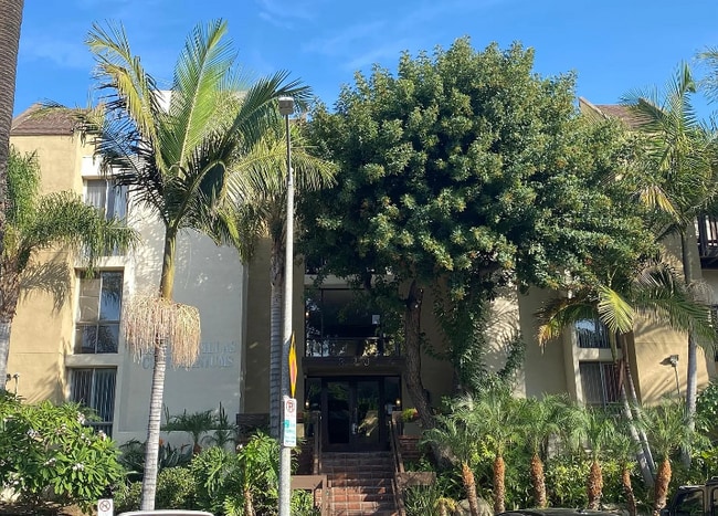 property at 320 S Ardmore Ave
