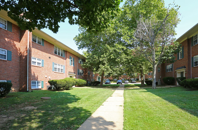 Abbey Walk Apartments in Newark, DE - Building Photo - Building Photo