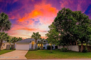 106 Delvalle St in Melbourne Beach, FL - Building Photo
