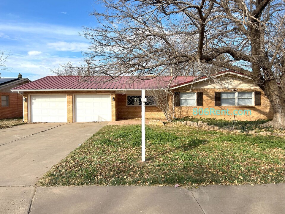 5208 16th St in Lubbock, TX - Building Photo