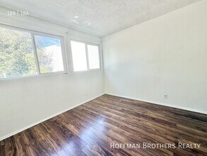 4033 Sunset Blvd in Los Angeles, CA - Building Photo - Building Photo