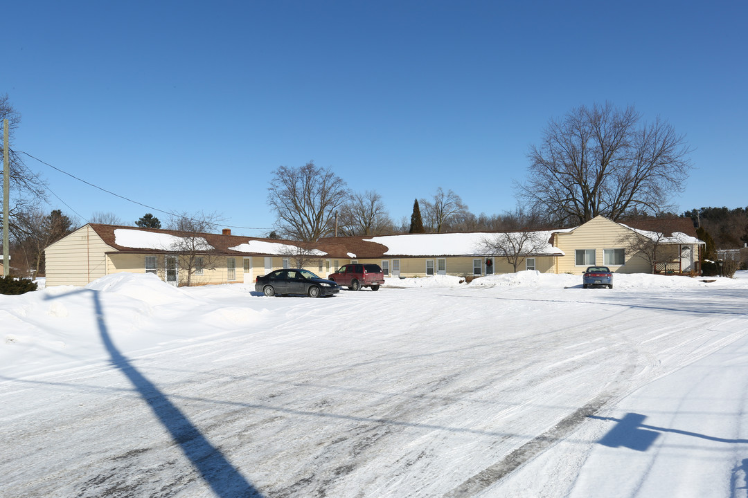 Tradewinds Mobile Home Community in Clio, MI - Building Photo