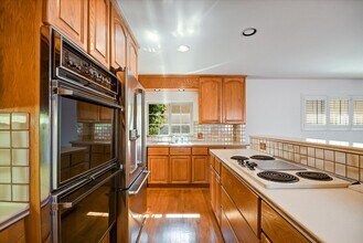 1516 Whipple Ave in Redwood City, CA - Building Photo - Building Photo