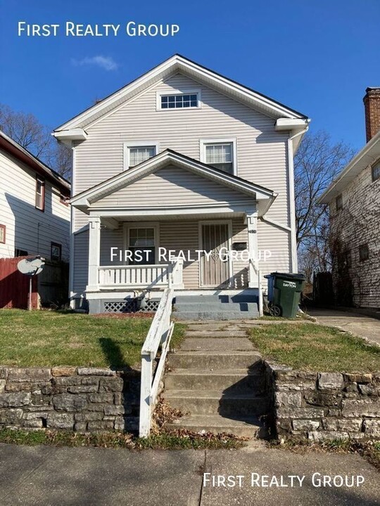 2036 Eastview Ave in Dayton, OH - Building Photo