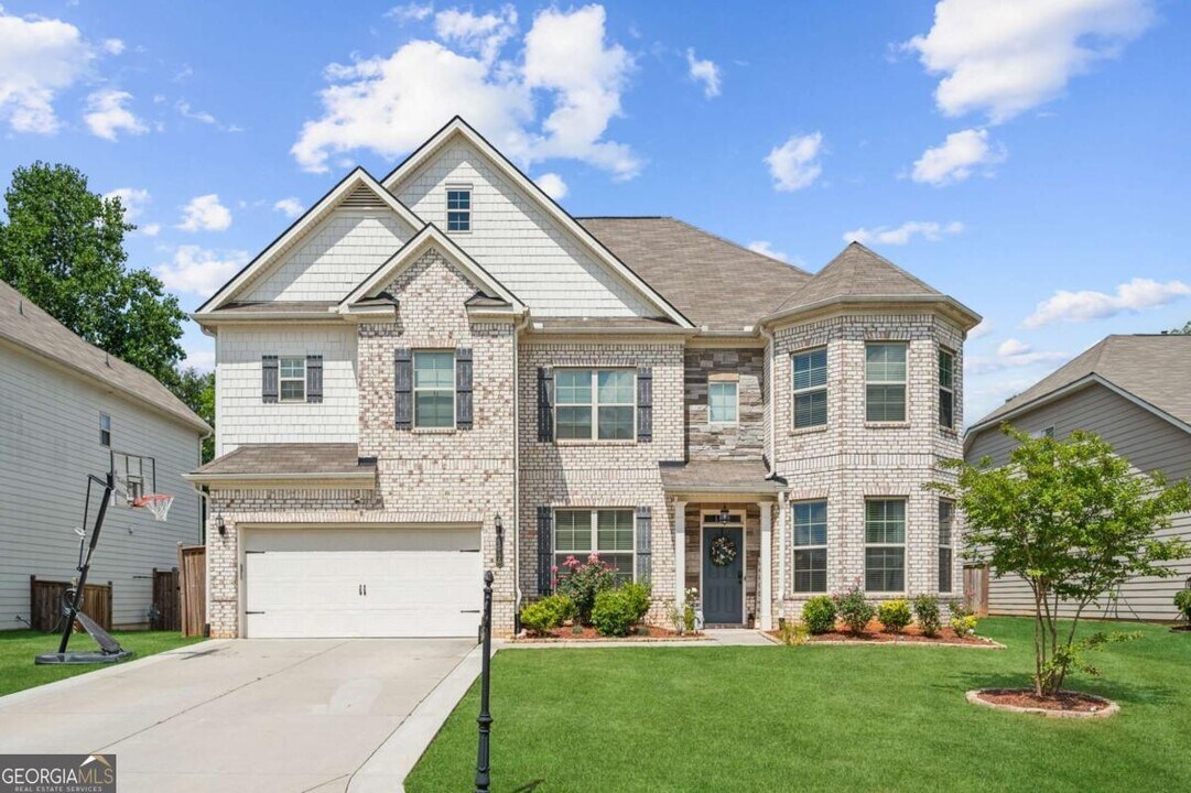 5545 Mirror Lake Dr in Cumming, GA - Building Photo