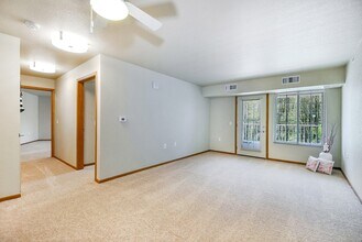 3215 W Mt Hope Ave in Lansing, MI - Building Photo - Building Photo
