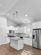 10828 Mt Holly Rd in Charlotte, NC - Building Photo - Building Photo