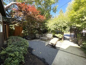 865 College Ave in Menlo Park, CA - Building Photo - Building Photo