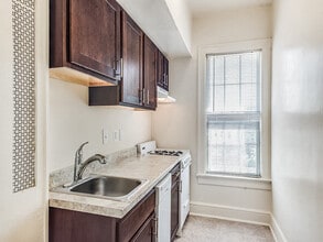 Highview and Castle Manor in Washington, DC - Foto de edificio - Building Photo