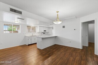 18415 N Spanish Garden Dr in Sun City West, AZ - Building Photo - Building Photo