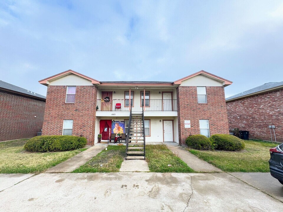 1003 Circle M Dr in Killeen, TX - Foto de edificio