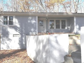 56 Macht Rd in Columbia, CT - Building Photo - Building Photo