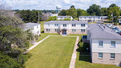 Oak Creek Apartments in New Boston, TX - Building Photo - Building Photo