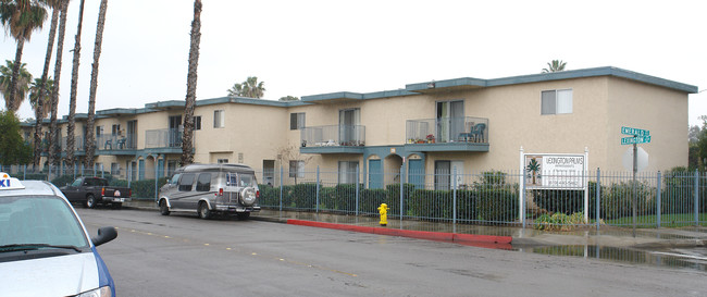 Acapulco Palms in El Cajon, CA - Foto de edificio - Building Photo