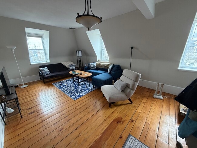 123 Vinton St, Unit 123 Vinton Street Apt. 3, Unit 123 Vinton Street Apt. 3