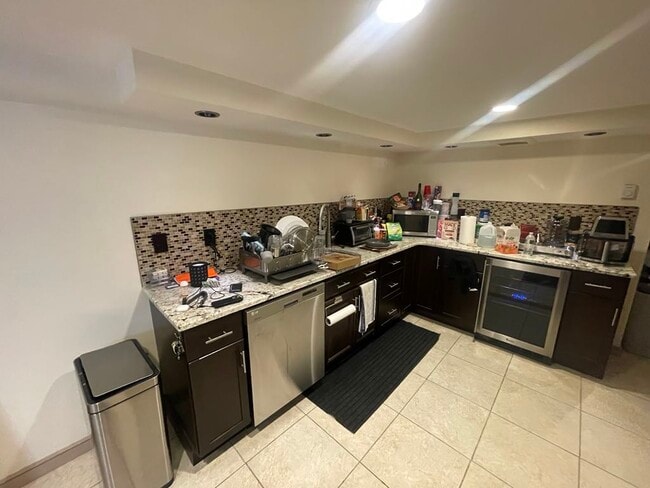 18 Benton Rd, Unit 1 in Medford, MA - Building Photo - Building Photo