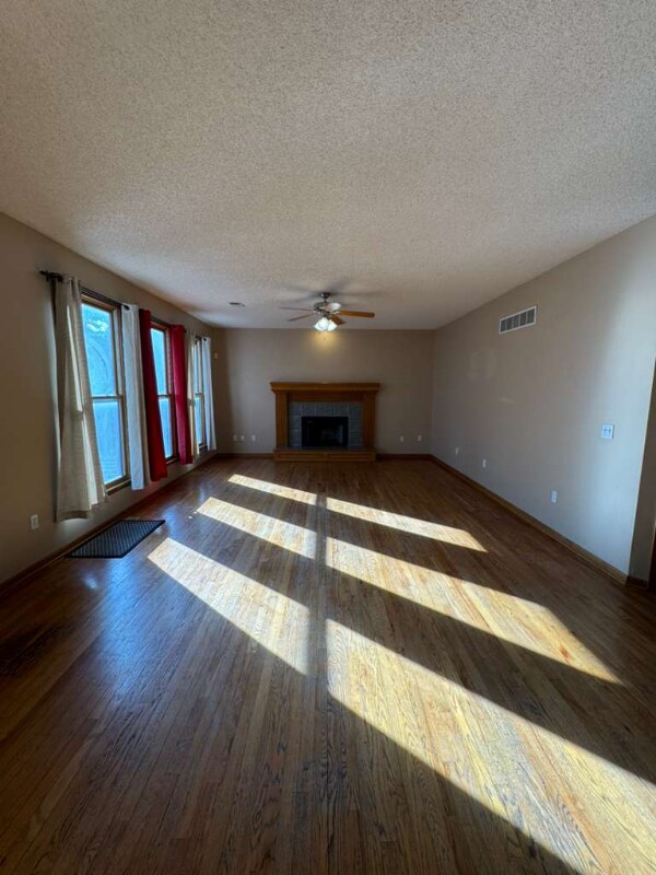 13853 W 123rd St in Olathe, KS - Foto de edificio - Building Photo