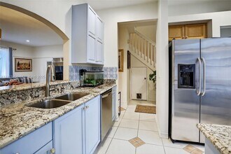 13174 NW 9th Ct in Pembroke Pines, FL - Building Photo - Building Photo