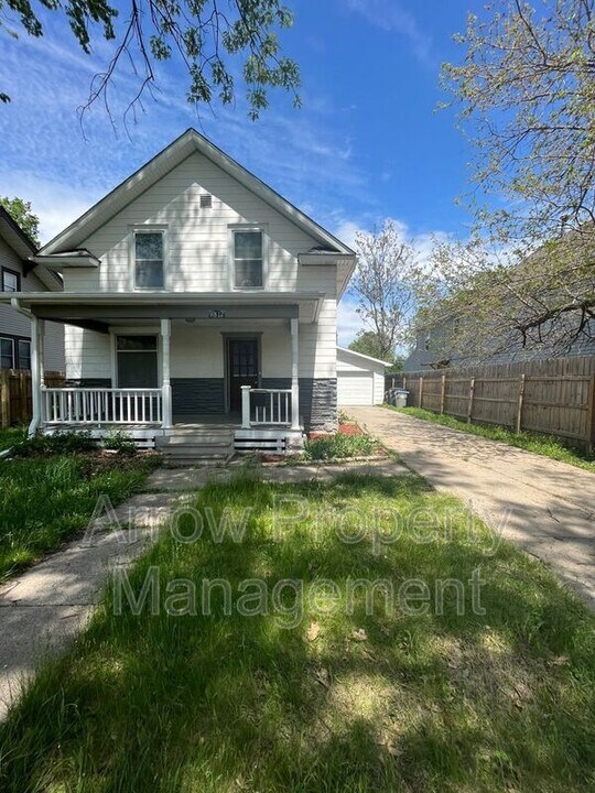 1312 Peach St in Lincoln, NE - Building Photo