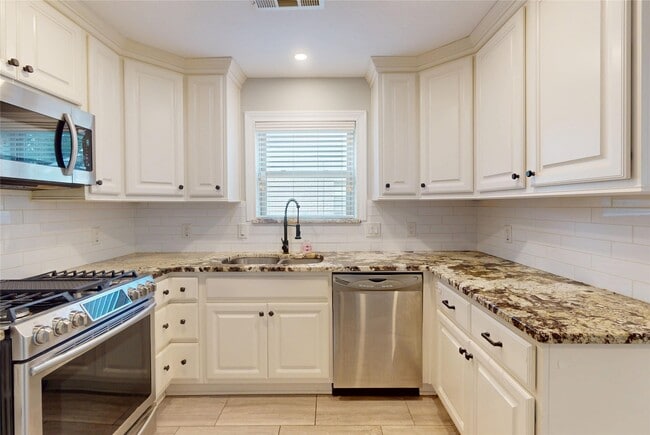 property at 5850 Braesheather Dr