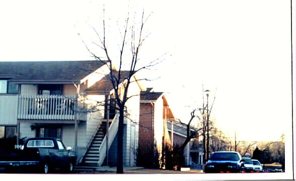 Regal Court Apartments in Louisville, CO - Foto de edificio