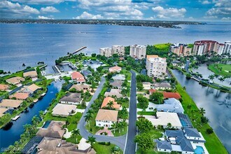 14817 Laguna Dr in Ft. Myers, FL - Building Photo - Building Photo