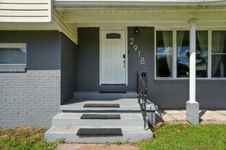 2918 Somerset Ln in Norfolk, VA - Building Photo - Building Photo