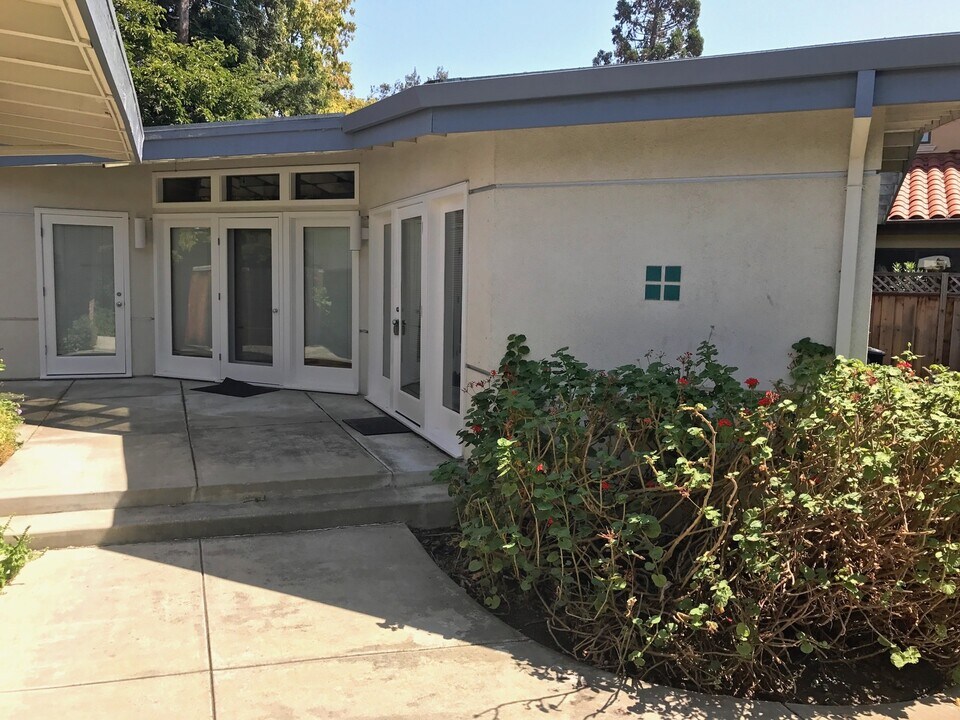 3102 David Ave-Unit -COTTAGE in Palo Alto, CA - Foto de edificio