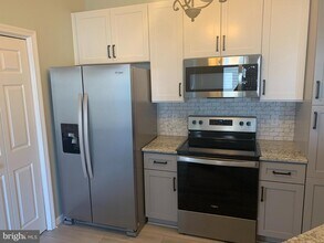 8207 Blue Heron Dr-Unit -3C in Frederick, MD - Foto de edificio - Building Photo