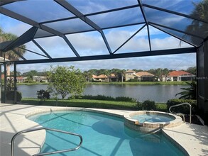 4959 Sabal Lake Cir in Sarasota, FL - Building Photo - Building Photo