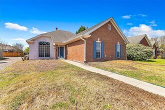 2638 Queens Hollow Ct in Montgomery, AL - Foto de edificio - Building Photo