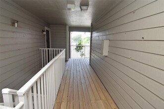 1400 Gandy Blvd N in St. Petersburg, FL - Foto de edificio - Building Photo