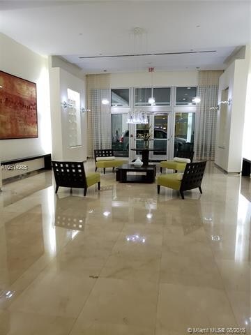 9055 SW 73rd Ct-Unit -301 in Miami, FL - Foto de edificio - Building Photo