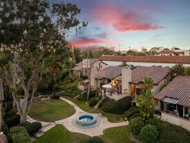 16936 Via De Santa Fe in Rancho Santa Fe, CA - Building Photo