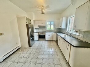 93 W Emerson St in Melrose, MA - Building Photo - Building Photo