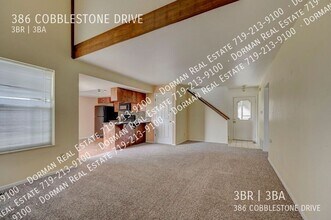 386 Cobblestone Dr in Colorado Springs, CO - Foto de edificio - Building Photo