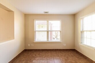 29415 Legends Hill Dr in Spring, TX - Foto de edificio - Building Photo