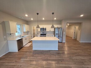 5906 W Yorktown Ln in Spokane, WA - Building Photo - Building Photo