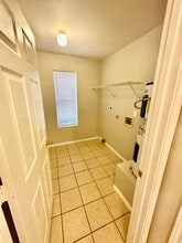 15312 Kamary Ln in San Antonio, TX - Foto de edificio - Building Photo