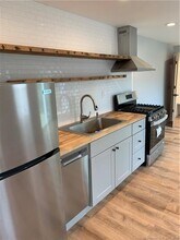 121 Hawley Ave in Milford, CT - Building Photo - Building Photo