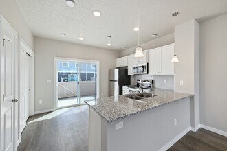 10717 W Brownstone Ln in Boise, ID - Foto de edificio - Building Photo