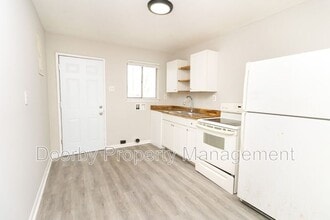 45 Scruggs St, Unit Unit C in Chattanooga, TN - Foto de edificio - Building Photo