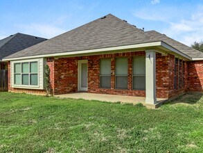 656 Minkel Dr in Crowley, TX - Building Photo - Building Photo