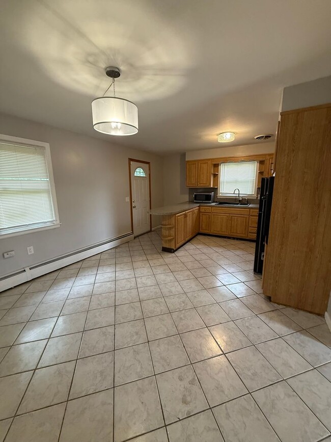46 Edgecomb St in Hamden, CT - Building Photo - Building Photo