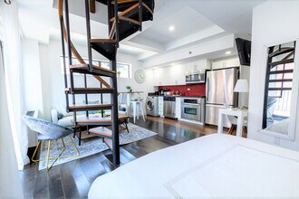 809 9th Ave in New York, NY - Building Photo - Building Photo