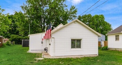 165 W Jersey St in Johnstown, OH - Foto de edificio - Building Photo
