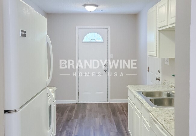 7250 Oakley Ct in Union City, GA - Foto de edificio - Building Photo