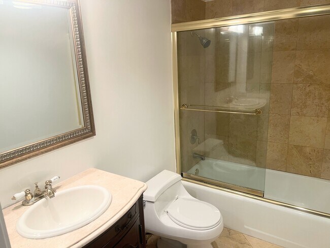 10660 Wilshire Blvd, Unit luxury in Los Angeles, CA - Building Photo - Building Photo