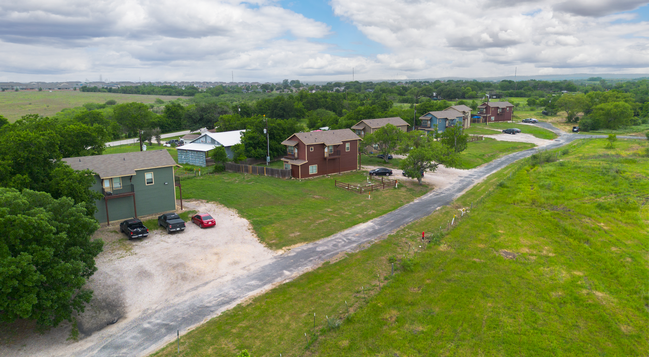 Lodges at Parker's Pond in San Marcos, TX - Building Photo