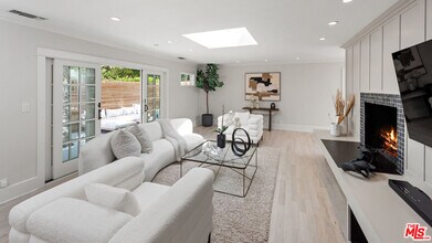 9520 Gloaming Dr in Beverly Hills, CA - Building Photo - Building Photo